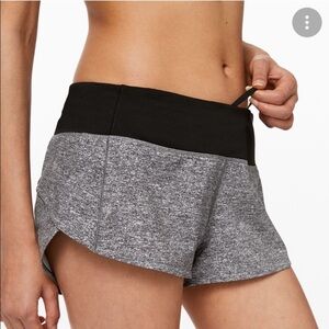 Lululemon Speed Up Running Short 2.5" Gray Black Women’s 8 Athletic Gym Workout